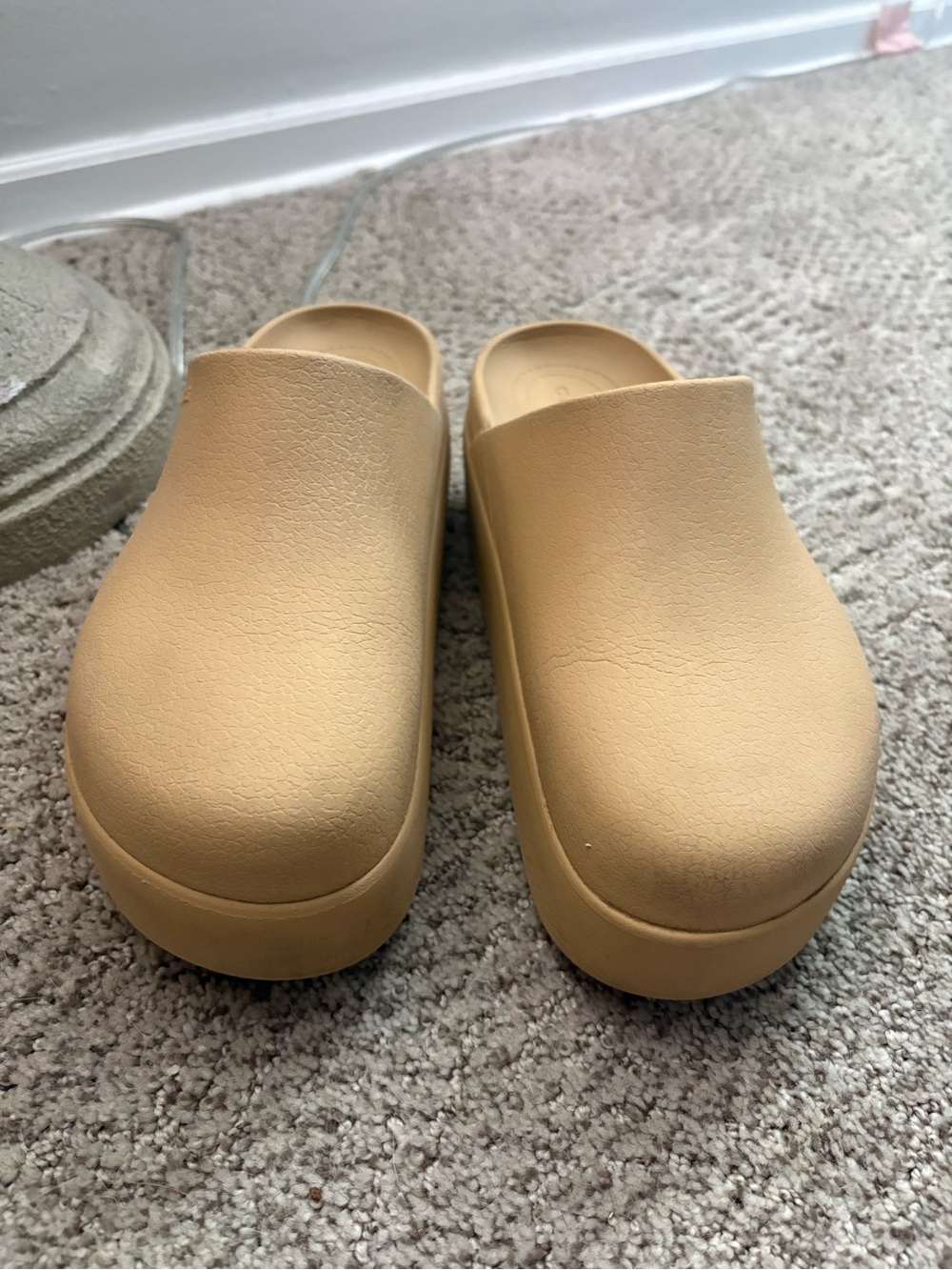Crocs Dylan Platform Clog - Picture 2 of 3